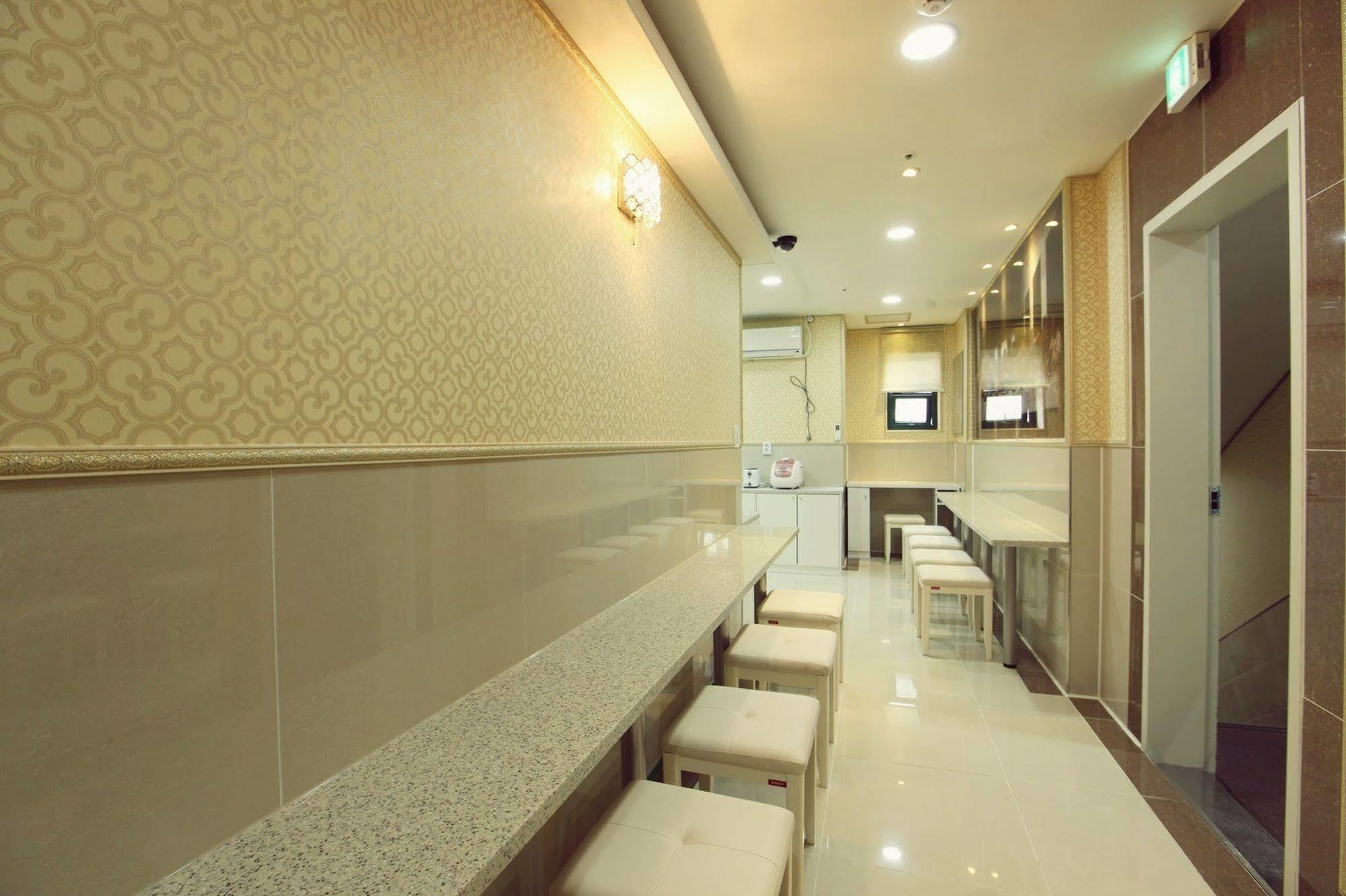 Chloe Guesthouse Gangnam Seoul Exteriör bild