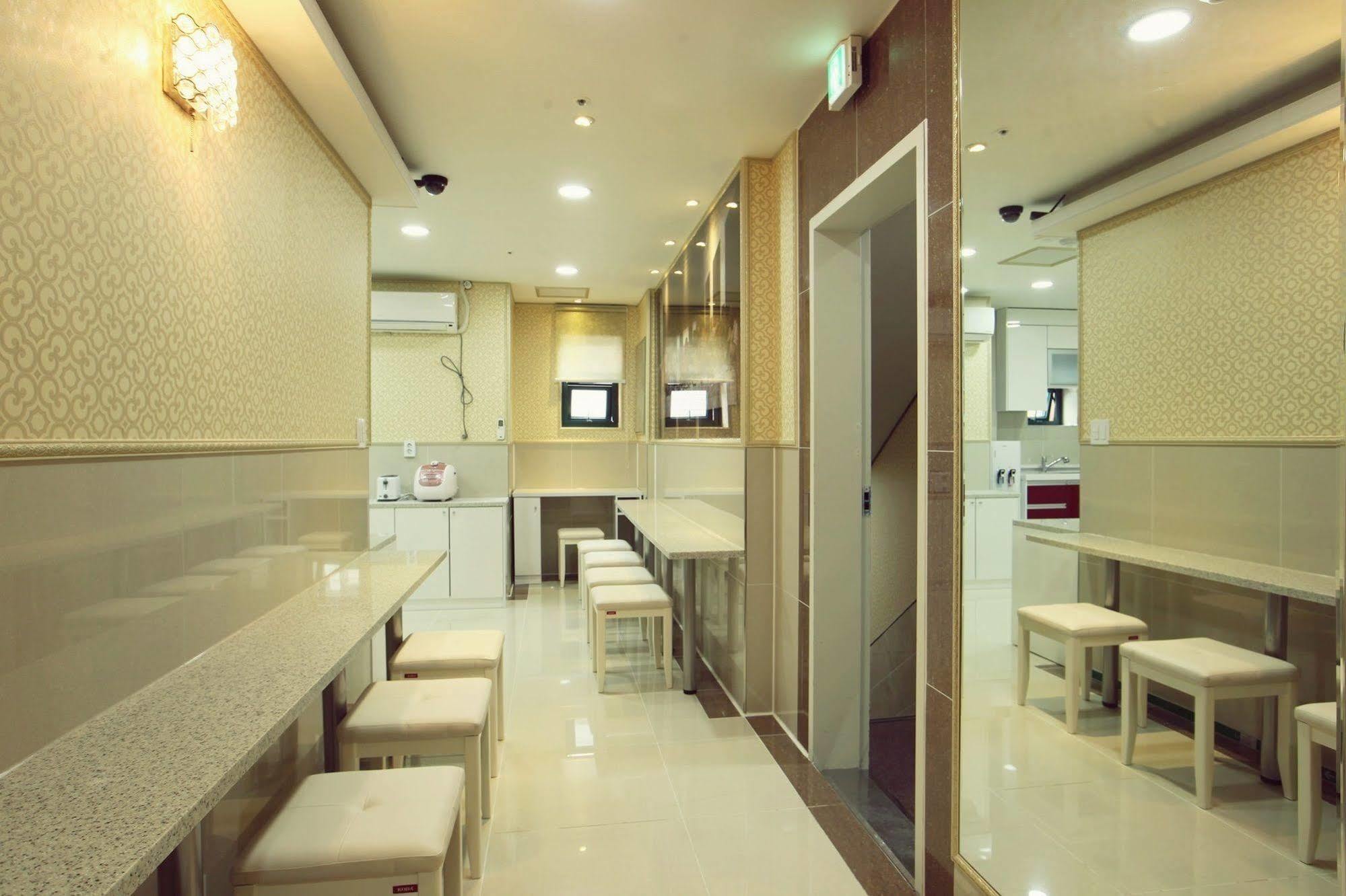 Chloe Guesthouse Gangnam Seoul Exteriör bild